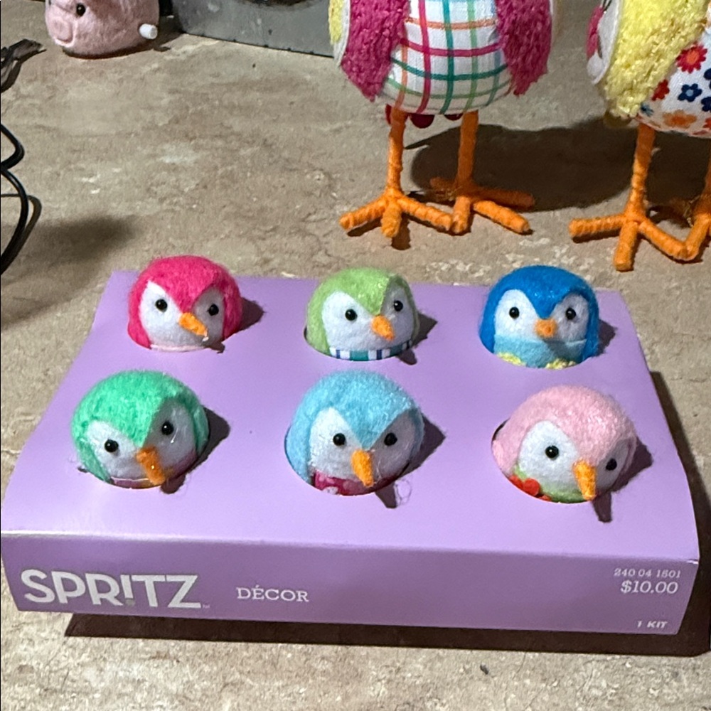 Spritz Vibrant Bird Decor Collection
